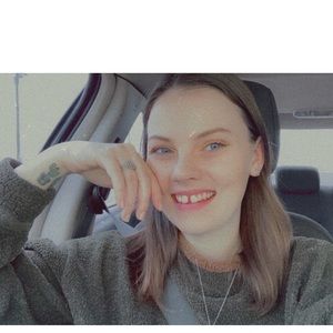 Meet your Posher, Kayla